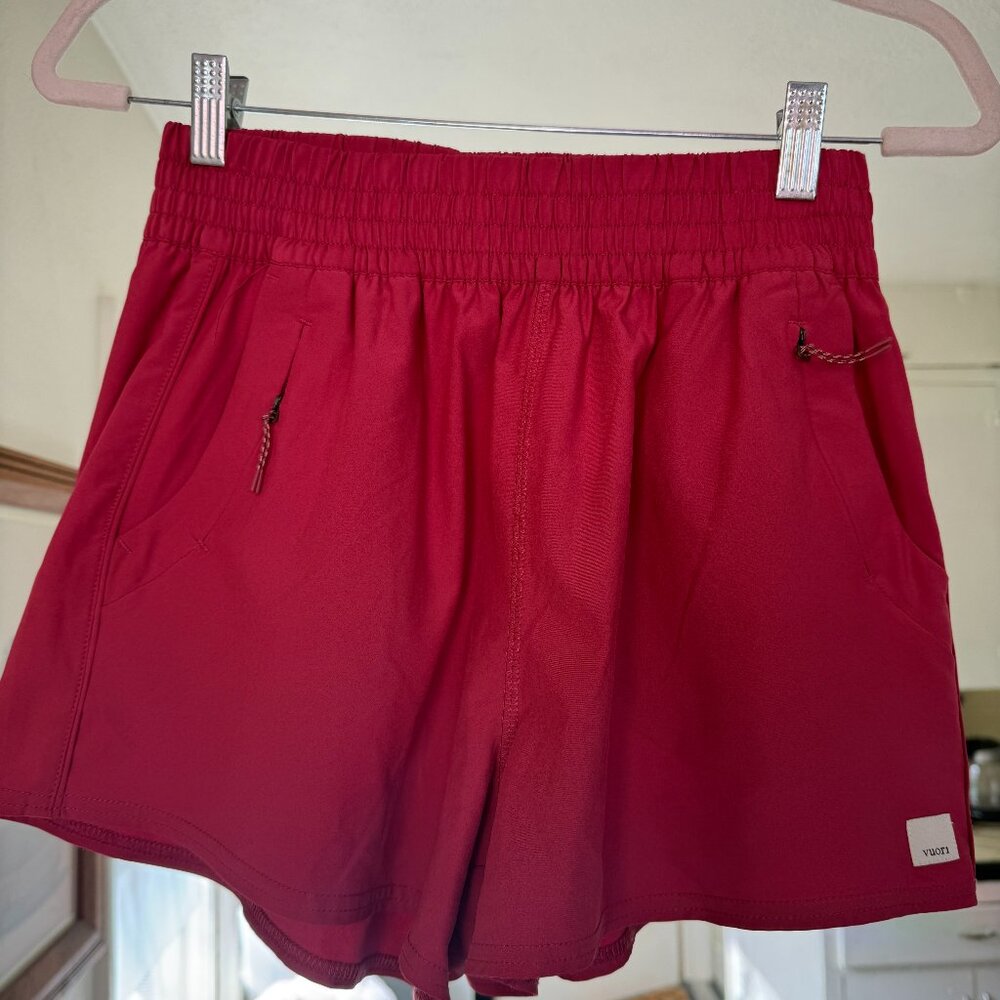 Vuori athletic shorts with double pockets on each side
